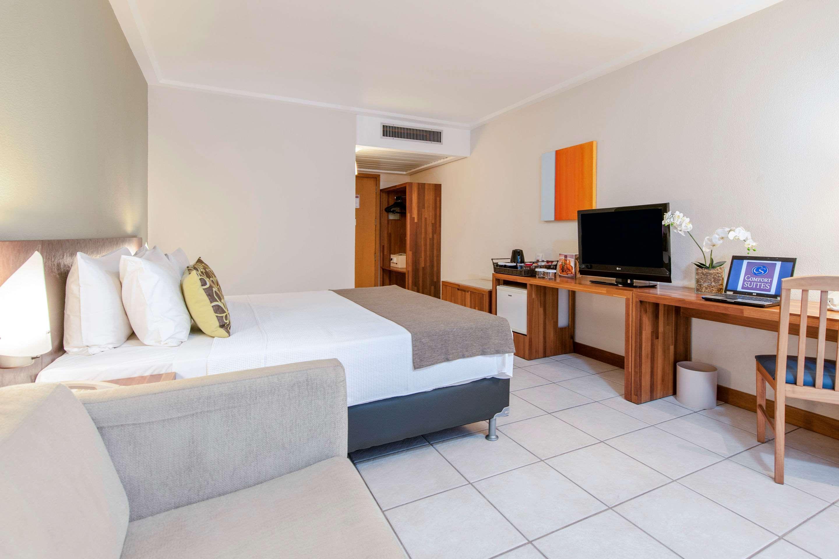 Comfort Suites Витория Экстерьер фото