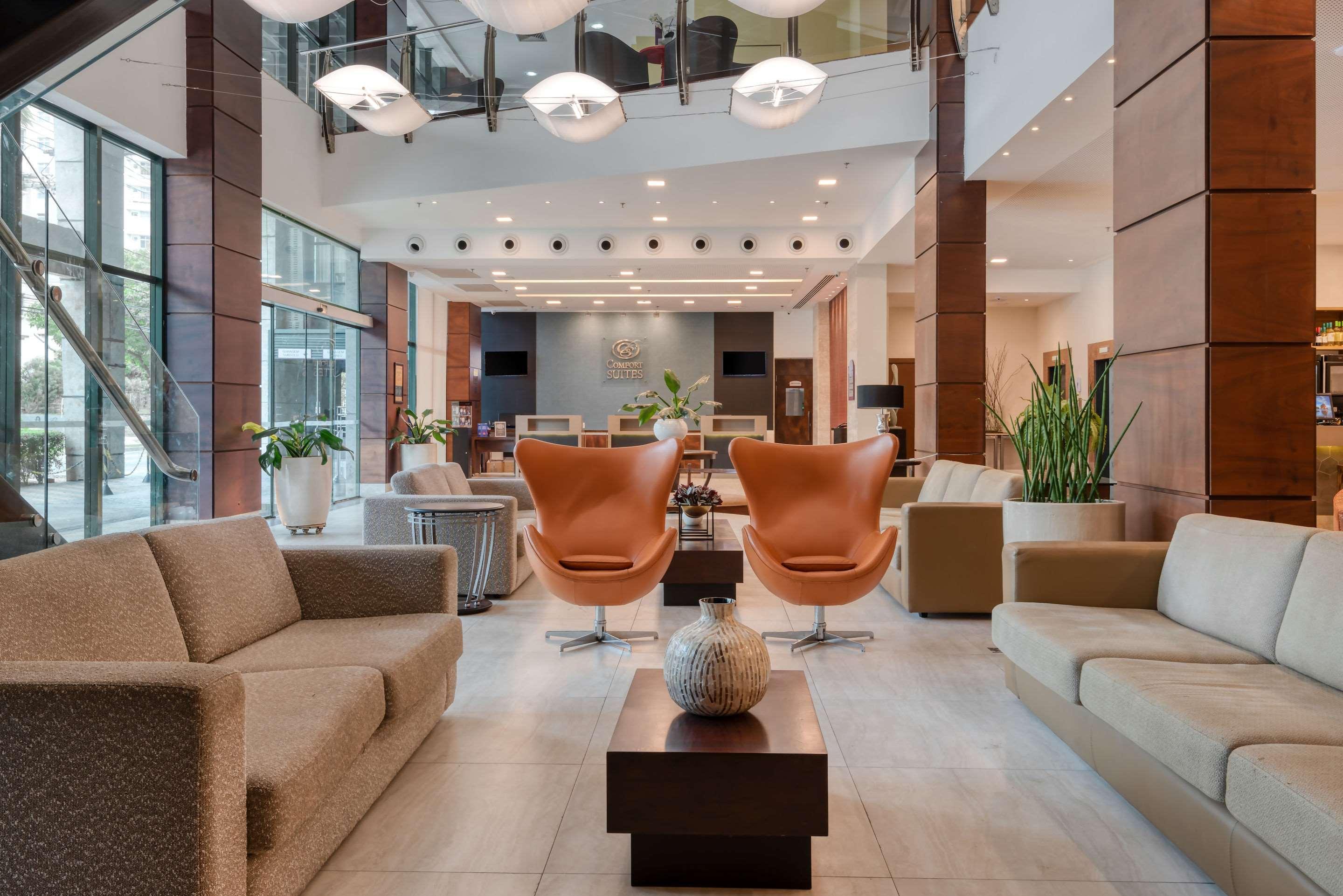 Comfort Suites Витория Экстерьер фото