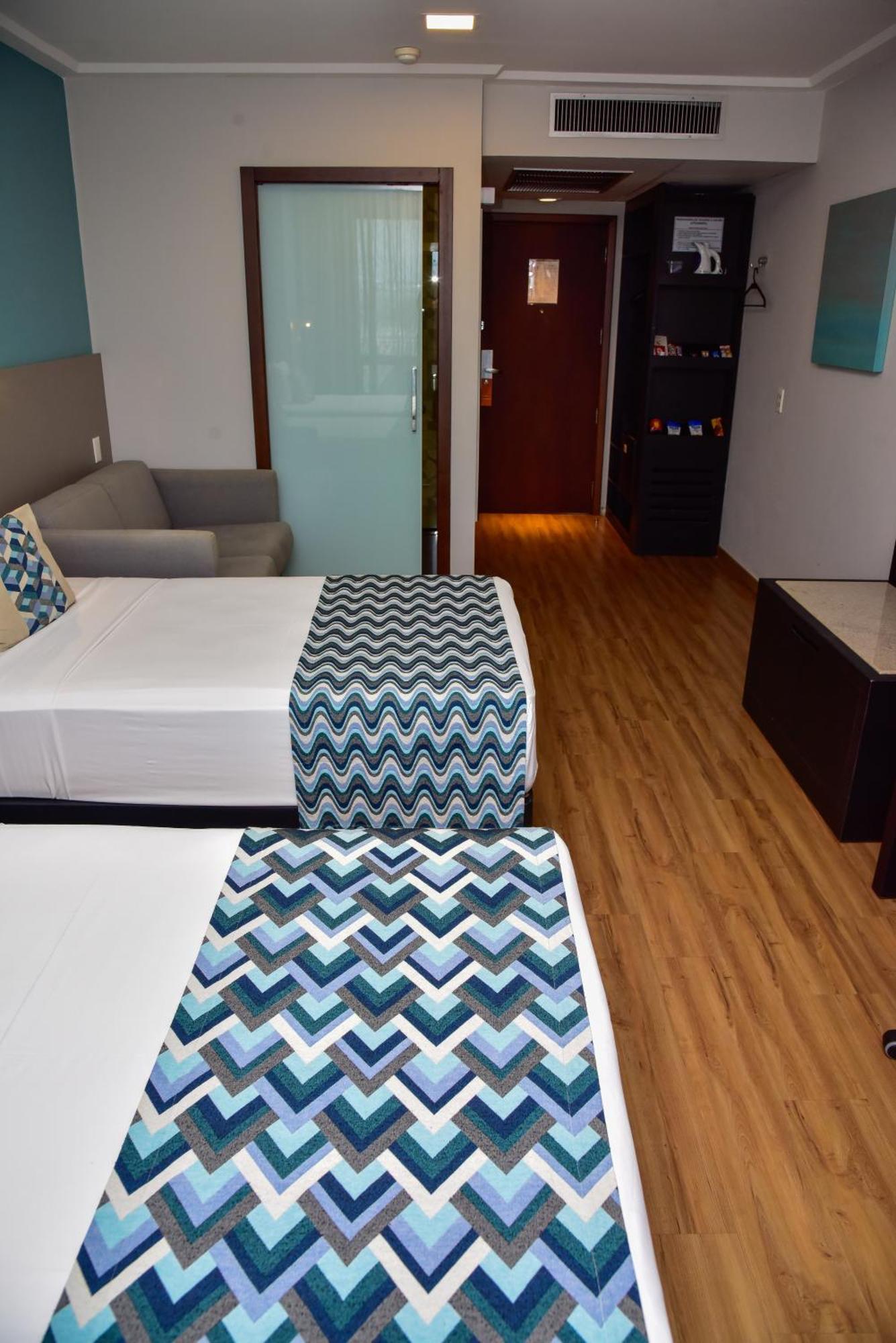Comfort Suites Витория Экстерьер фото