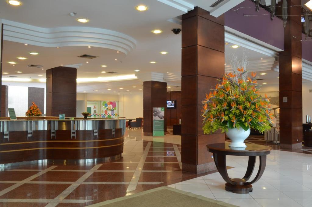 Comfort Suites Витория Экстерьер фото
