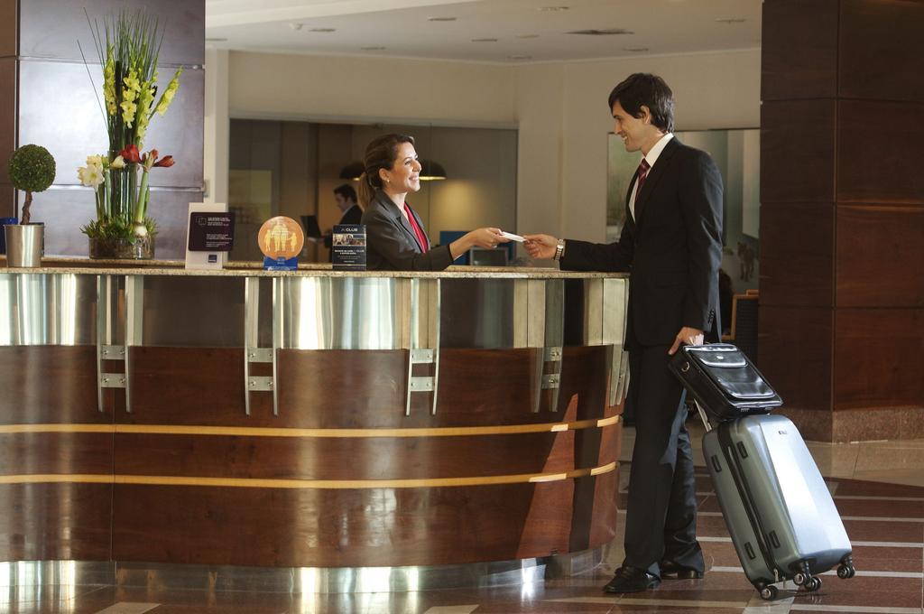 Comfort Suites Витория Экстерьер фото